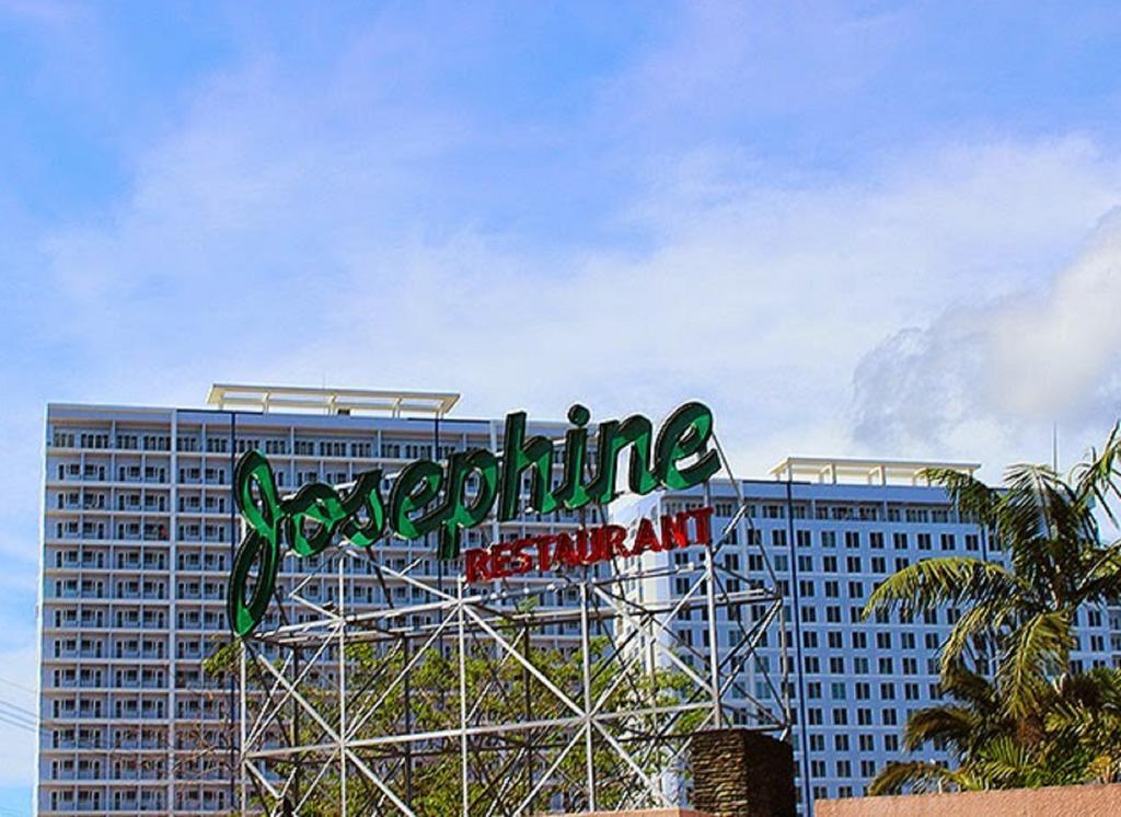 Blowing In The Wind - Lake View Apartments Tagaytay City Oda fotoğraf