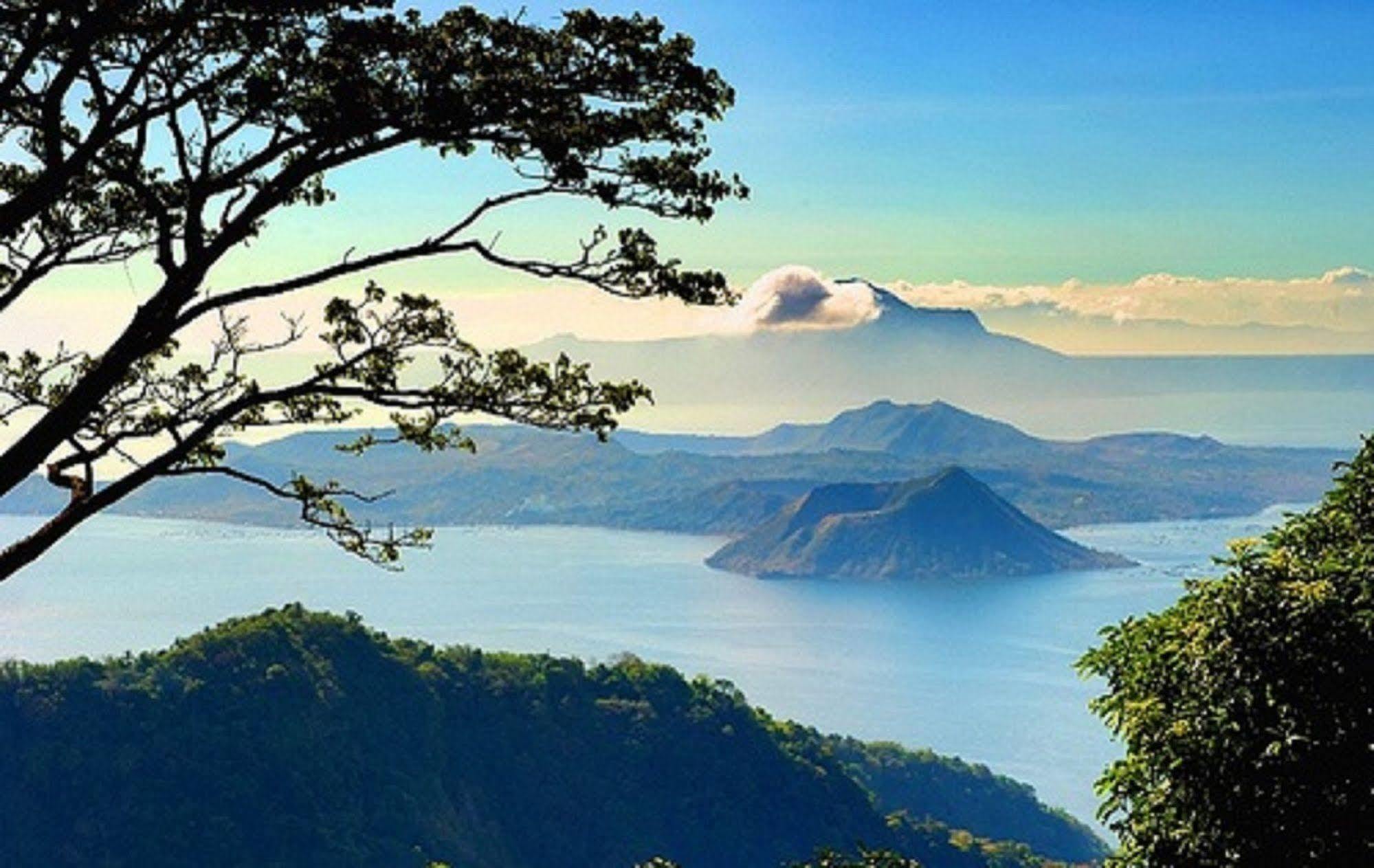 Blowing In The Wind - Lake View Apartments Tagaytay City Dış mekan fotoğraf
